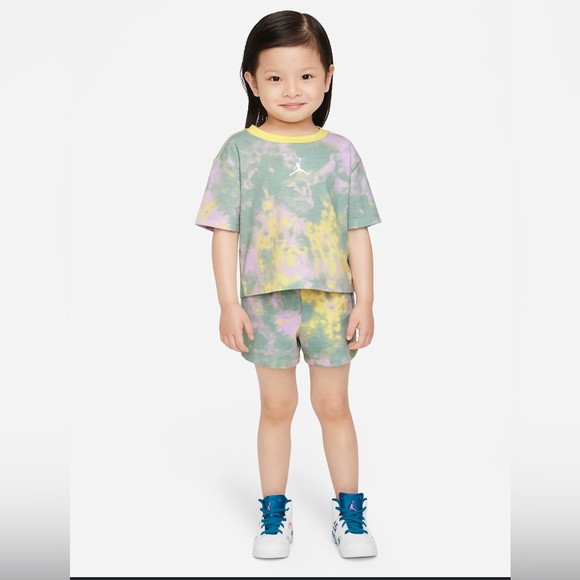 NWT JORDAN GIRLS 2 piece set /Size 2 T - Picture 1 of 4